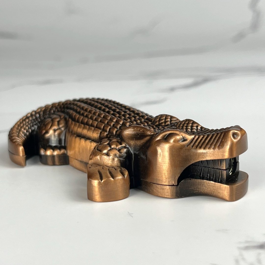 Bronze Crocodile Torch Lighter – refillable butane lighter with realistic reptile scale design and bronze metal finish