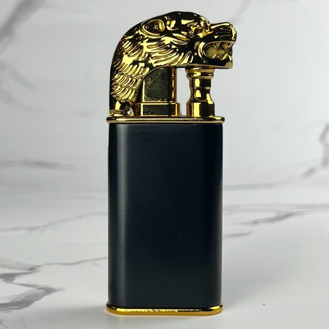 Gold Lion Beast Flame Lighter – refillable butane torch lighter with detailed gold lion head lid and black metallic body